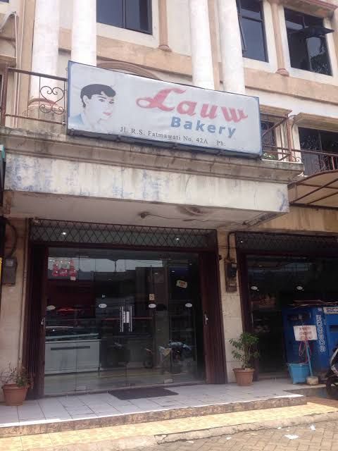Bakery legendaris yang bertahan puluhan tahun di Jakarta.