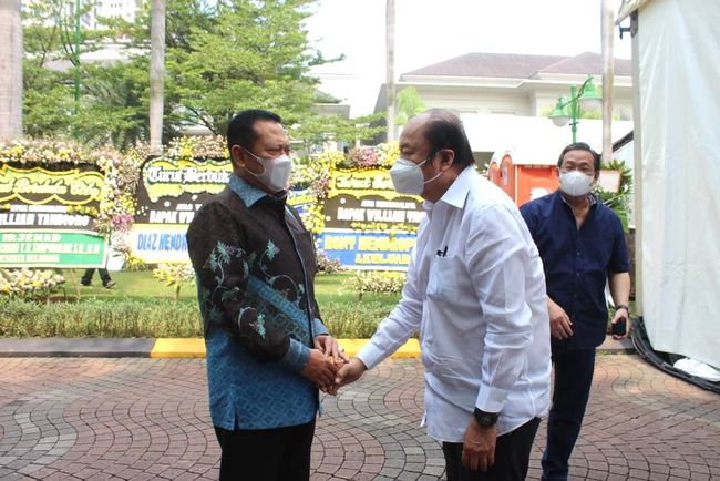 Bamsoet di Rumah Duka William Tandiono