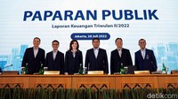 Bank Mandiri menjadi bank dengan penyaluran kredit terbesar di Indonesia.