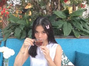 Claudia Senduk, Eks Aspri Razman yang Hobi Ngeteh Cantik