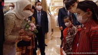 Keduanya tak luput dari perhatian. (Foto: dok. YouTube Sekretariat Presiden)