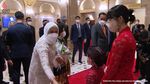 Dita Karang Secret Number Berkebaya Merah Sambut Jokowi di Seoul