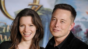 Akan tetapi kkemudian Elon kembali pada hobinya menggugat cerai tahun 2014 atau hanya setahun setelah mereka menikah untuk kedua kalinya. Foto: Getty Images