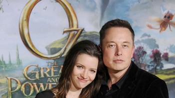 Tahun 2012, mereka bercerai, tapi kemudian menikah lagi di 2013. Nah, Elon kembali pada hobinya menggugat cerai tahun 2014. Mereka sempat damai, sebelum akhirnya benar-benar berpisah pada tahun 2016. Foto: Getty Images