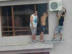 Aksi Nyeleneh yang Terekam Kamera,  Bikin Geleng-geleng dan Ngakak