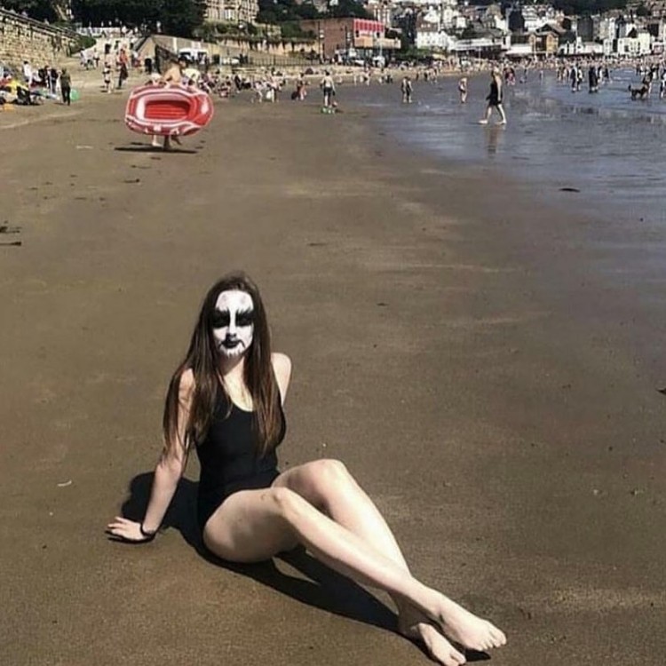 Foto Aksi Nyeleneh
