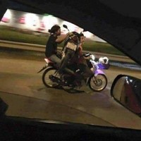 Foto Aksi Nyeleneh