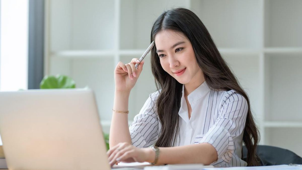 9 Ciri Orang yang Sangat Cerdas, Diam dan Tenang