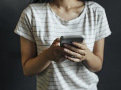 Tahan 8 Jam Tanpa Smartphone, Wanita Ini Dapat uang Rp 22 Juta