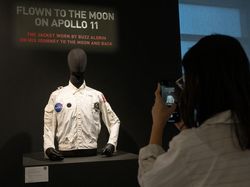Deal! Jaket Apollo 11 Milik Buzz Aldrin Laku Rp 41 Miliar, Ini Fotonya