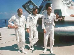 Deal! Jaket Apollo 11 Milik Buzz Aldrin Laku Rp 41 Miliar, Ini Fotonya