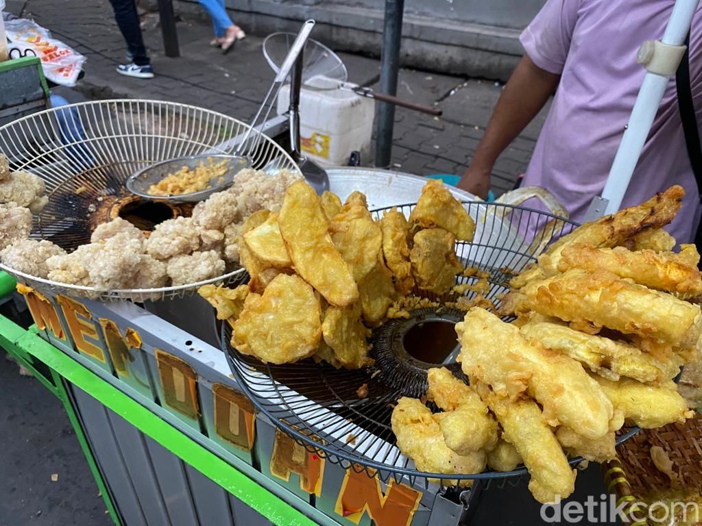 Jajan Steak 'BO' hingga Dimsum Prasmanan di Belakang Apartemen Kalibata City