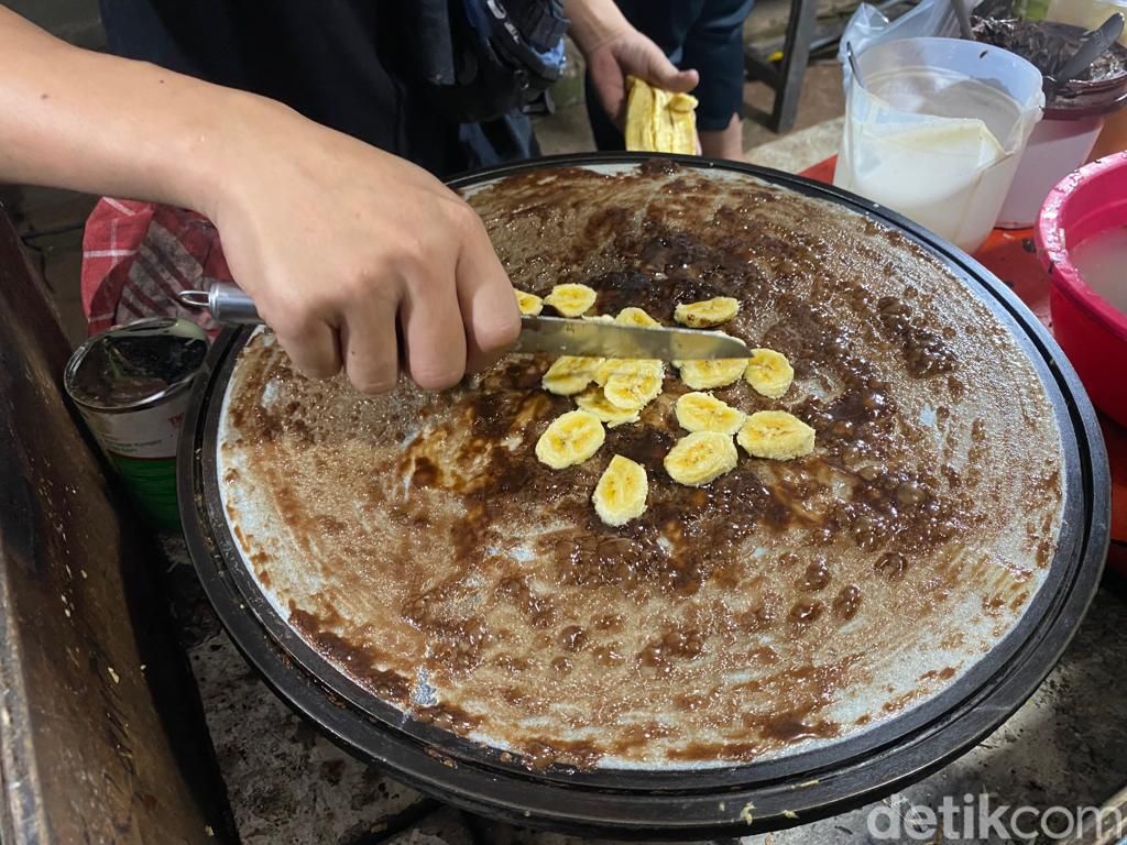 Jajan Steak 'BO' hingga Dimsum Prasmanan di Belakang Apartemen Kalibata City