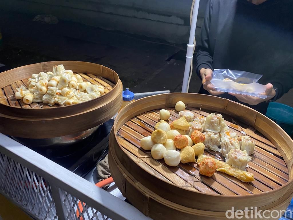 Jajan Steak 'BO' hingga Dimsum Prasmanan di Belakang Apartemen Kalibata City