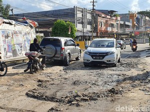 DPRD Pekanbaru Ingatkan Perbaikan Jalan Harus Prioritas