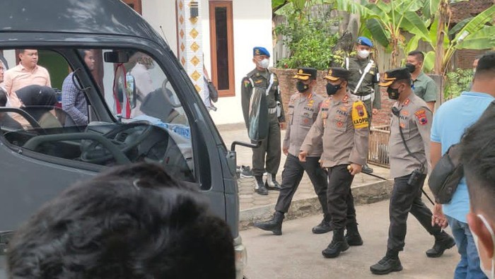 Kapolda Jateng dan Kapolrestabes Semarang di lokasi Kopda Muslimin tewas (Istimewa)