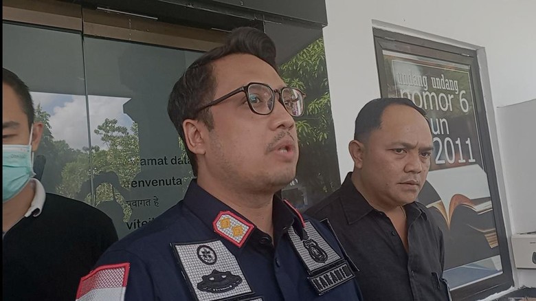 Kepala Kantor Imigrasi Kelas I Khusus TPI Denpasar Tedy Riyandi saat ditemui wartawan di kantornya, Kamis (28/7/2022).