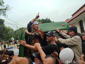 Dua Adiknya Jadi Korban Pengeroyokan-Pencabulan, Bahar bin Smith Marah