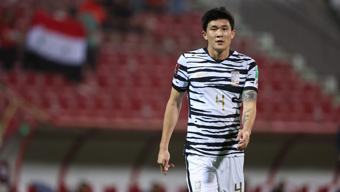 DUBAI, UNITED ARAB EMIRATES - FEBRUARY 01: Kim Min-jae of Korea Republic during the FIFA World Cup Qatar 2022 Qualifier between Syria and South Korea at Al Rashid Stadium on February 1, 2022 in Dubai, United Arab Emirates. (Photo by Matthew Ashton - AMA/Getty Images)