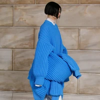 Inilah koleksi busana Marc Jacobs Fall/Winter 2022 yng ditampilkan dalam fashion show di New York Public Library. Foto: Dok. Marc Jacob.