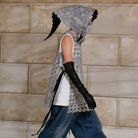 Inilah koleksi busana Marc Jacobs Fall/Winter 2022 yng ditampilkan dalam fashion show di New York Public Library. Foto: Dok. Marc Jacob.