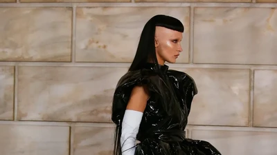 10 Koleksi Marc Jacobs Fall 2022, Dominasi Busana Oversized