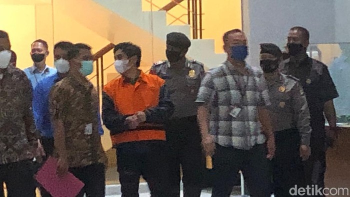 Mantan Bupati Tanah Bumbu Mardani H Maming ditahan KPK (M Hanafi/detikcom)