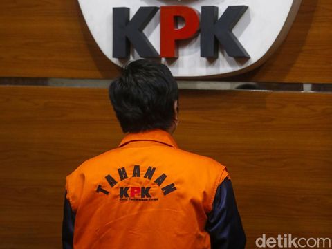 KPK menahan Mardani H Maming guna kepentingan proses penyidikan, Kamis (28/7/2022). Eks bupati Tanah Bumbu itu sebelumnya menyerahkan diri ke KPK.