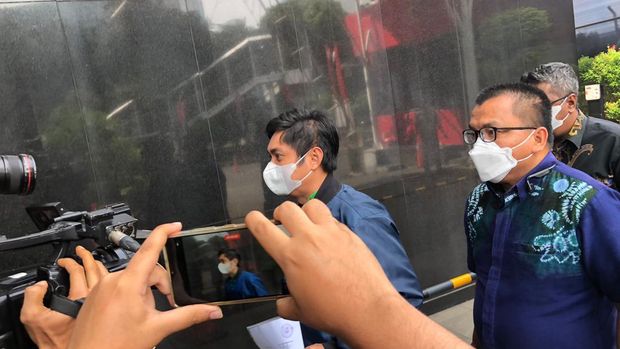 Mardani Maming serahkan diri ke KPK (Muhammad Hanafi Aryan/detikcom)