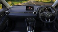 Mazda 2 sedan dibanderol Rp 338,8 juta. Foto: Mazda Indonesia