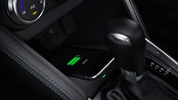 Sudah ada fitur wireless charging. Foto: Mazda Indonesia