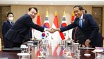 Momen Akrab Jokowi dan Presiden Korsel di Seoul