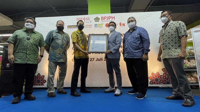 MPPA Terima Sertifikat Halal BPJPH PT Matahari Putra Prima (MPPA) menerima sertifikat halal. Sertifikat diberikan oleh Badan Penyelenggara Jaminan Produk Halal (BPJPH) di Jakarta.