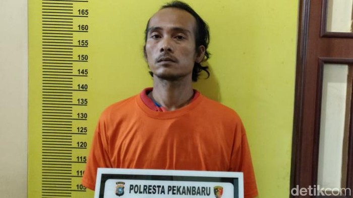 Novitra Irianto, ODGJ yang ditetapkan sebagai tersangka penikaman bos Swalayan 999 Pekanbaru.