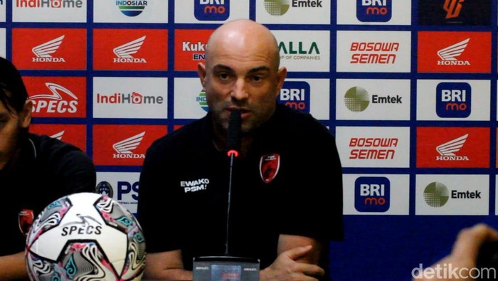 Pelatih PSM Makassar Bernardo Tavares