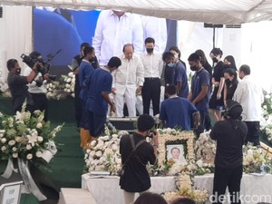 William Tandiono Menantu Dato Sri Tahir Dimakamkan di San Diego Hills