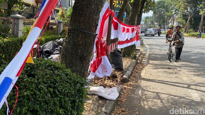 Penjual bendera di Bandung