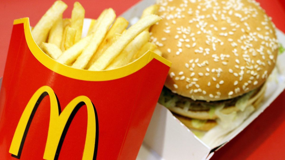 Pesan Burger McD, Wanita Ini Dapat Kejutan Kadal Terjepit