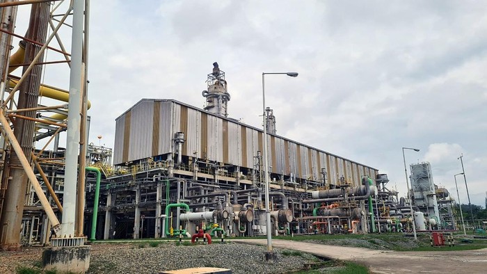 Pabrik 5 PT Pupuk Kalimantan Timur (PKT) sempat mengalami over-firing dan terjadi shutdown. PKT pastikan situasi kondusif dan tidak ada gas beracun yang menyebar.