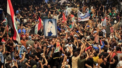 Keriuhan Demonstran Saat Kuasai Gedung Parlemen Irak, Ini Fotonya