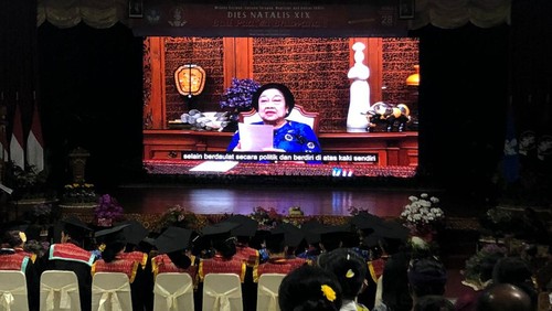Presiden ke-5 Republik Indonesia, Megawati Soekarnoputri ketika membacakan Orasi Ilmiah dengan judul Indonesia Berkepribadian dalam Kebudayaan secara virtual, Kamis (28/7/2022)
