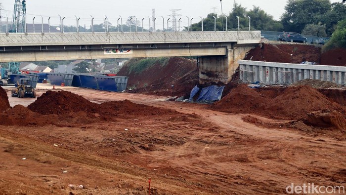 Proyek Tol Cimanggis-Cibitung terus dikerjakan, salah satunya di kawasan Cibubur. Begini progres terkininya.