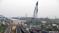 Alat berat masih terlihat di proyek tol ini. Ruas tol ini nantinya akan memberi konstribusi yang signifikan bagi arus lalu lintas dengan tersambungnya ruas Cinere-Jagorawi, ruas Jakarta-Bogor-Ciawi, ruas Jakarta-Cikampek, dan ruas Cibitung-Cilincing.