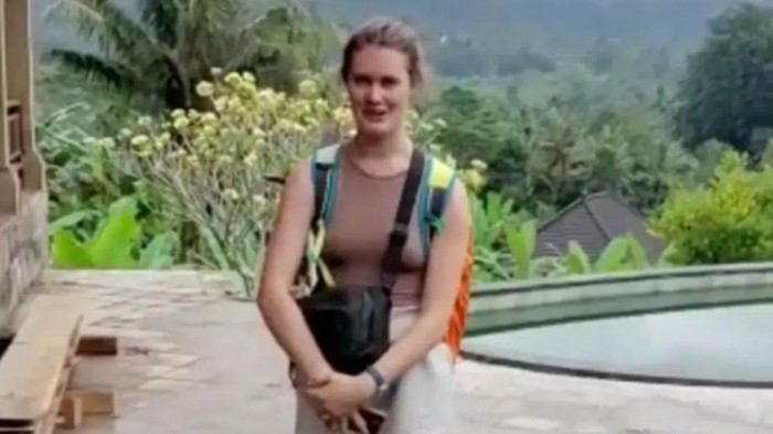 Seorang bule asal Selandia Baru Bree Robertson mengalami nasib apes saat memesan sebuah vila di Bali lewat Airbnb. Pasalnya, saat memesan vila yang didapatkan justru rumah kosong.