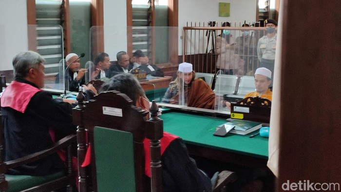 Sidang Habib Bahar.