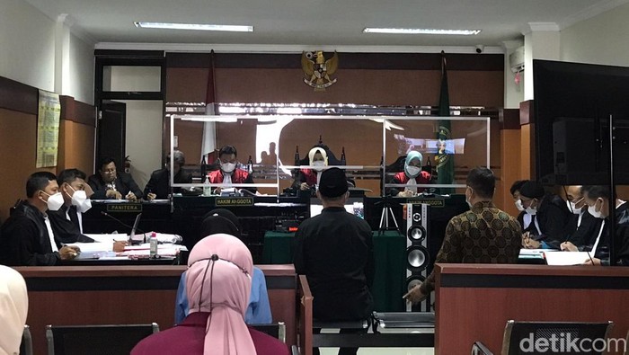 Sidang kasus penistaan agama di Sukabumi.