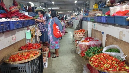 Suasana di Pasar Badung, Denpasar, Bali, Kamis (28/7/2022).