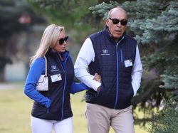 Ngumpul Bareng, Ini Gaya Istri Orang Terkaya dan Terkuat