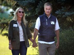 Ngumpul Bareng, Ini Gaya Istri Orang Terkaya dan Terkuat