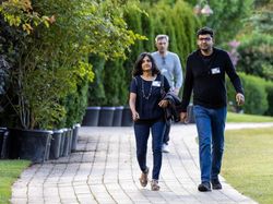 Ngumpul Bareng, Ini Gaya Istri Orang Terkaya dan Terkuat